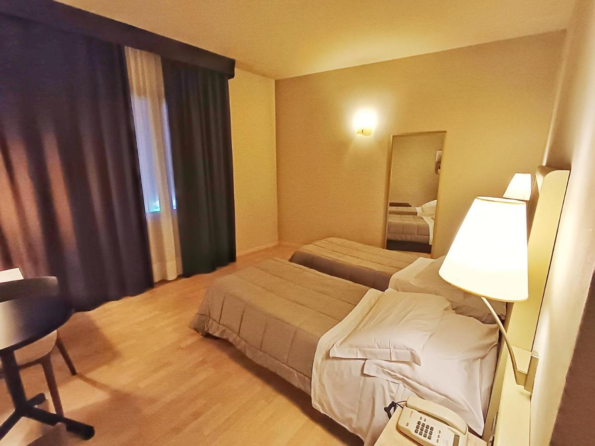 Hotel Corallo רימיני מראה חיצוני תמונה